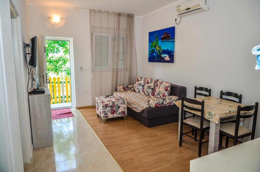Apartments Paradise 울친 외부 사진